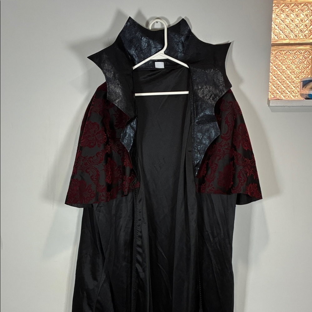 Spirit Men's Victorian Vampire Costume - Black and Red - Picture 12 of 12